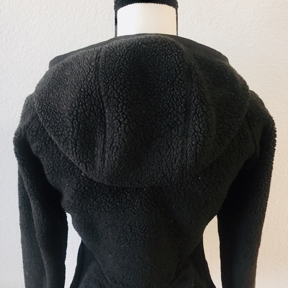 The North Face Hooded Fleece Jacket - Picture 7 of 9